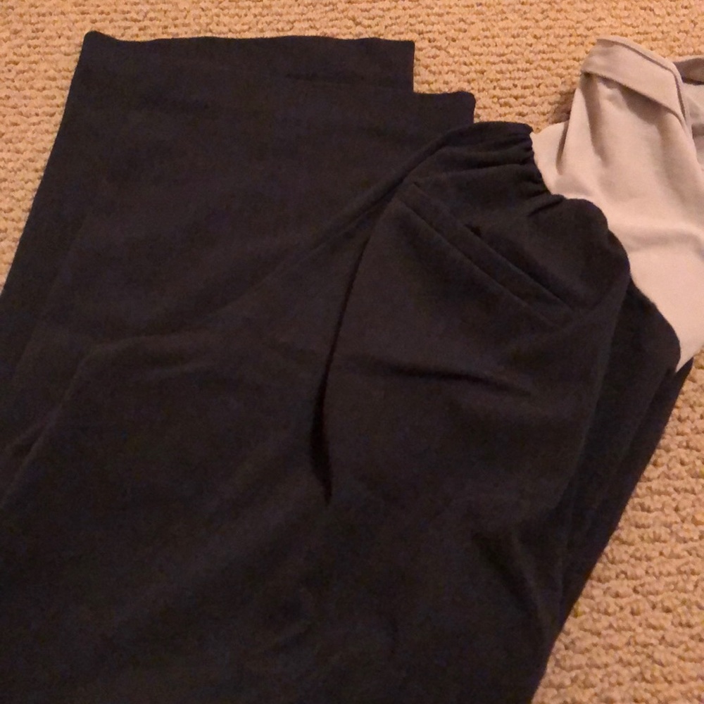 Maternity pants grey size Petite Med.